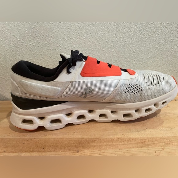 On Cloudstratus 3 Running Shoes White/Sand Mens Size 10.5 - Picture 3 of 10